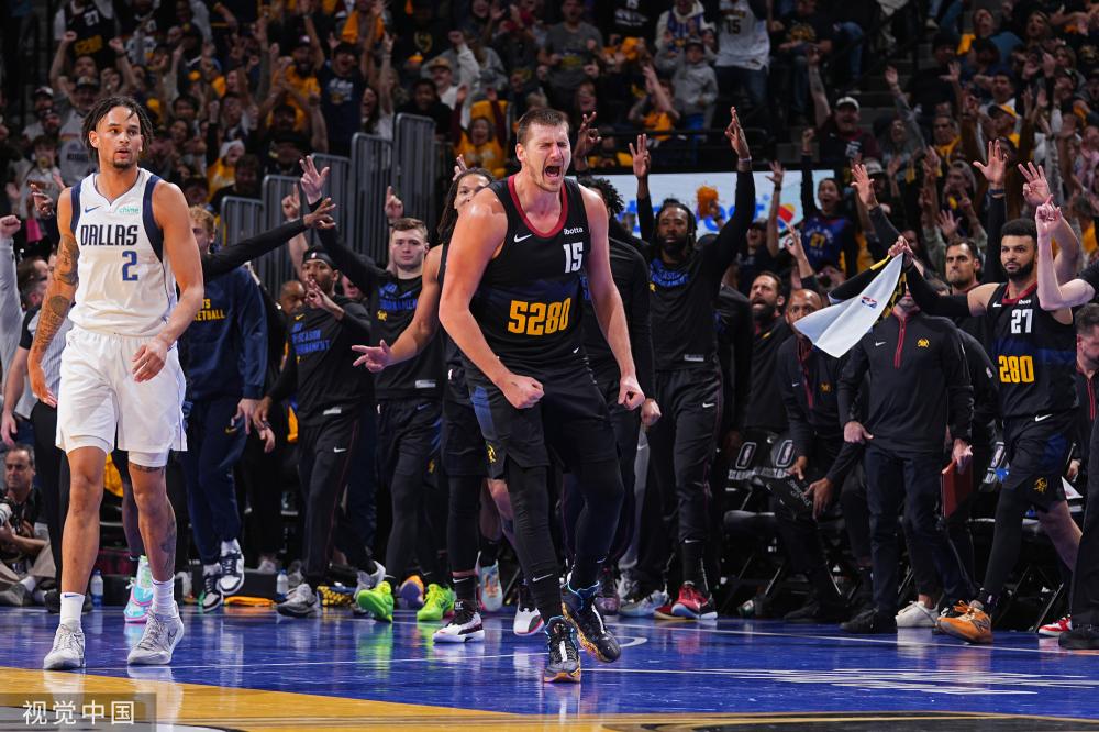 成为史上首 成为史上首