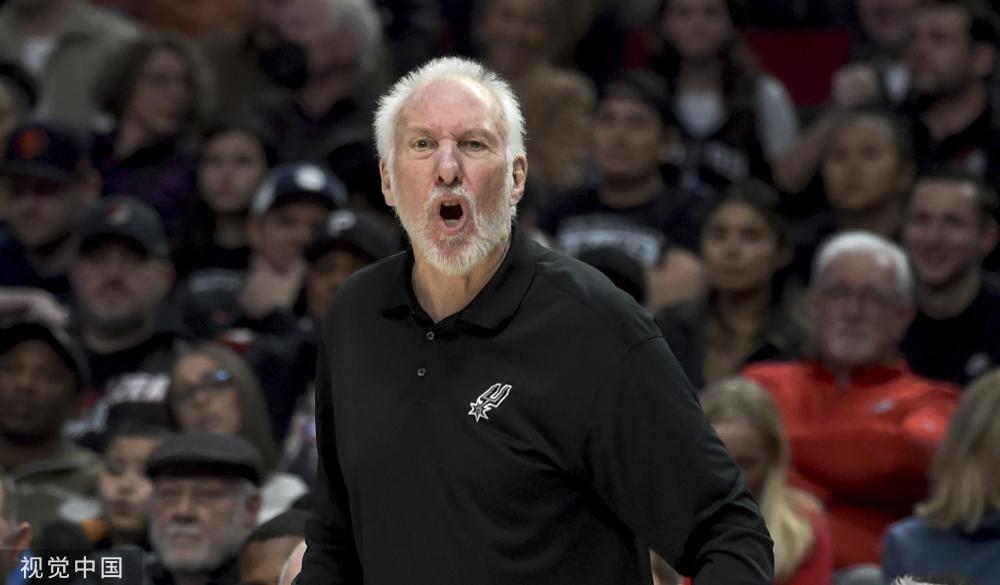 篮球场上没 篮球场上没