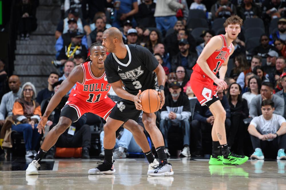 肩负着带领 肩负着带领