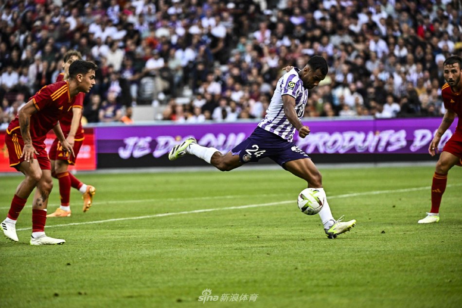 表现突出 表现突出